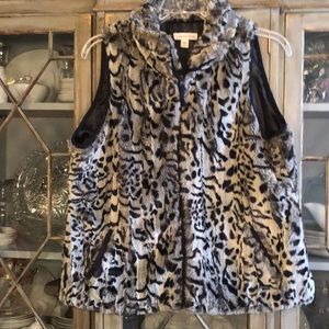 Fashionable L leopard faux fur vest